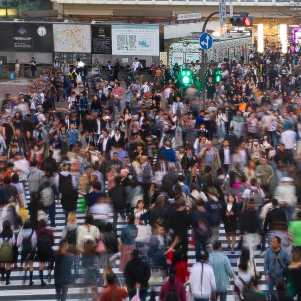 En Japón producen energía caminando. ¿Por qué nosotros no?