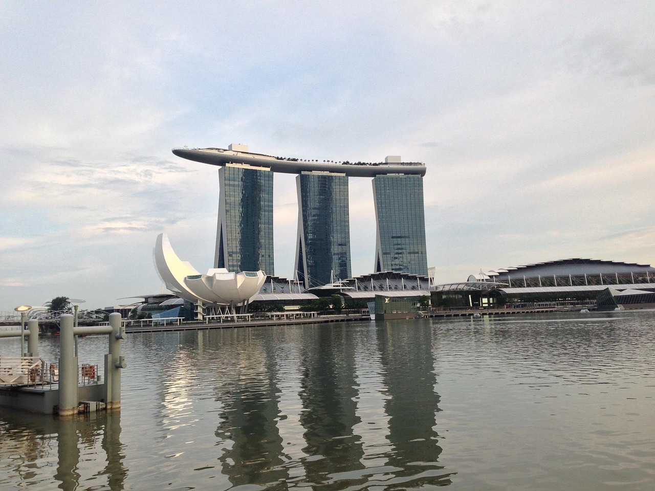 arina-bay-sands-Singapur-Imagen de suri goma en Pixabay