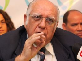 Óscar Aguilar Bulgarelli durante una conferenza stampa in Costa Rica