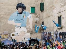 Murales de Maradona en los barrios españoles de Napoles