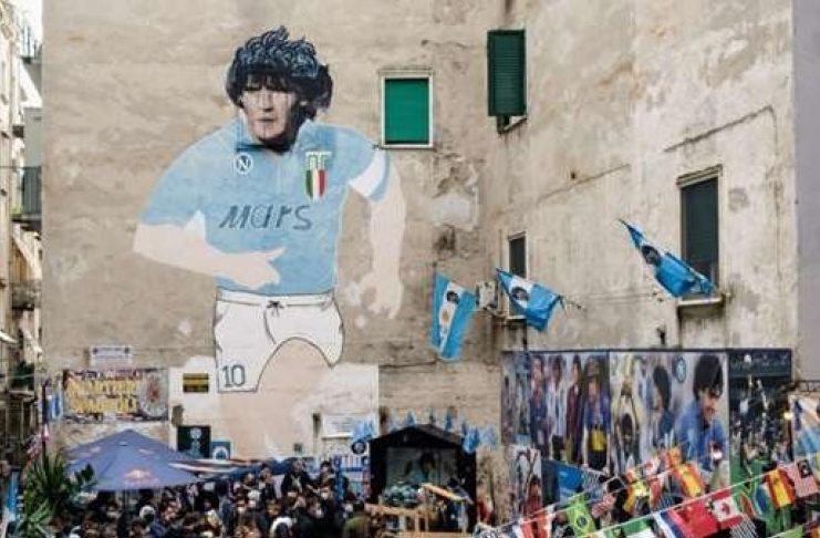 Murales de Maradona en los barrios españoles de Napoles